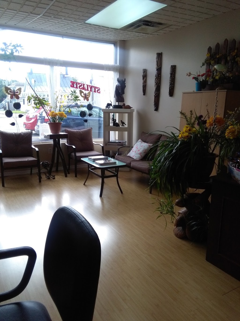 Incognito Coiffure | 874 Rue Saint-Isidore, Saint-Lin - Laurentides, QC J5M 2V4, Canada | Phone: (450) 439-1717
