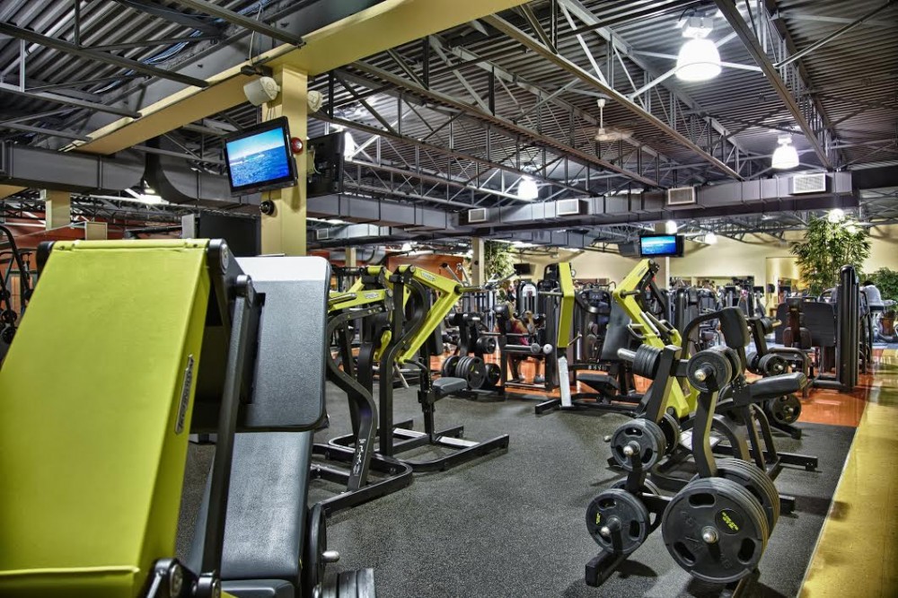 Klub 20 West Island Gym | 50 Boulevard Saint-Charles, Beaconsfield, QC H9W 2X3, Canada | Phone: (514) 505-3555
