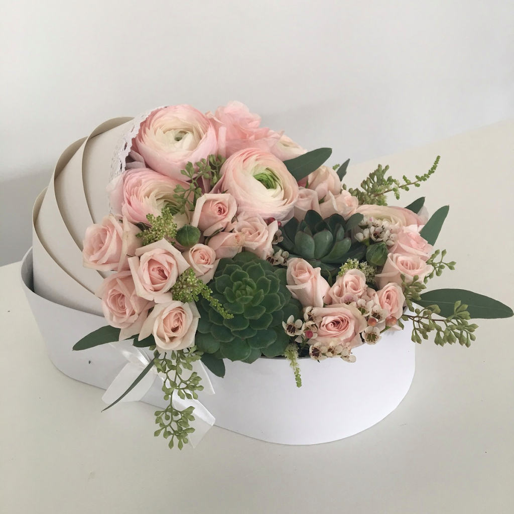 The Floral Bar at Party Mood | 4831 Golfers Dr, Duncan, BC V9L 6L3, Canada | Phone: (250) 701-3151