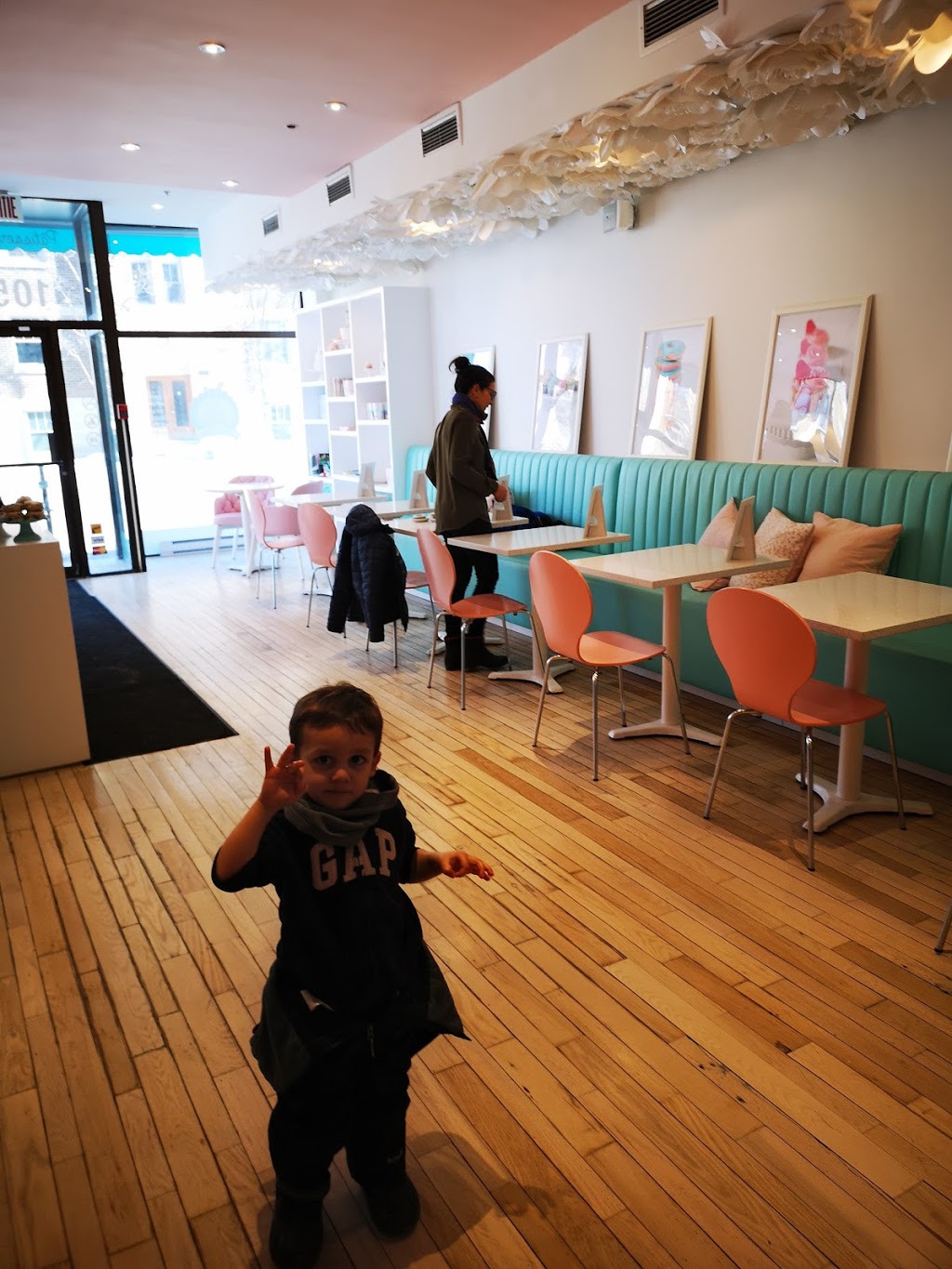 Petit Lapin Café-Studio | 1051 Avenue Bernard, Outremont, QC H3Z 2M8, Canada | Phone: (514) 750-4077