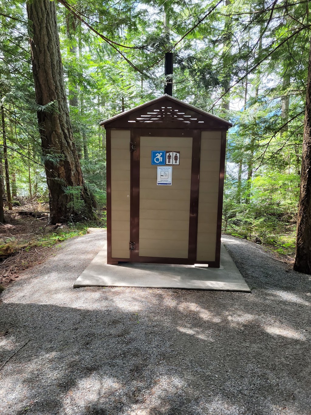 Cameron Lake Resort | Chalet Rd, Qualicum Beach, BC V9K 1S5, Canada | Phone: (250) 752-6707