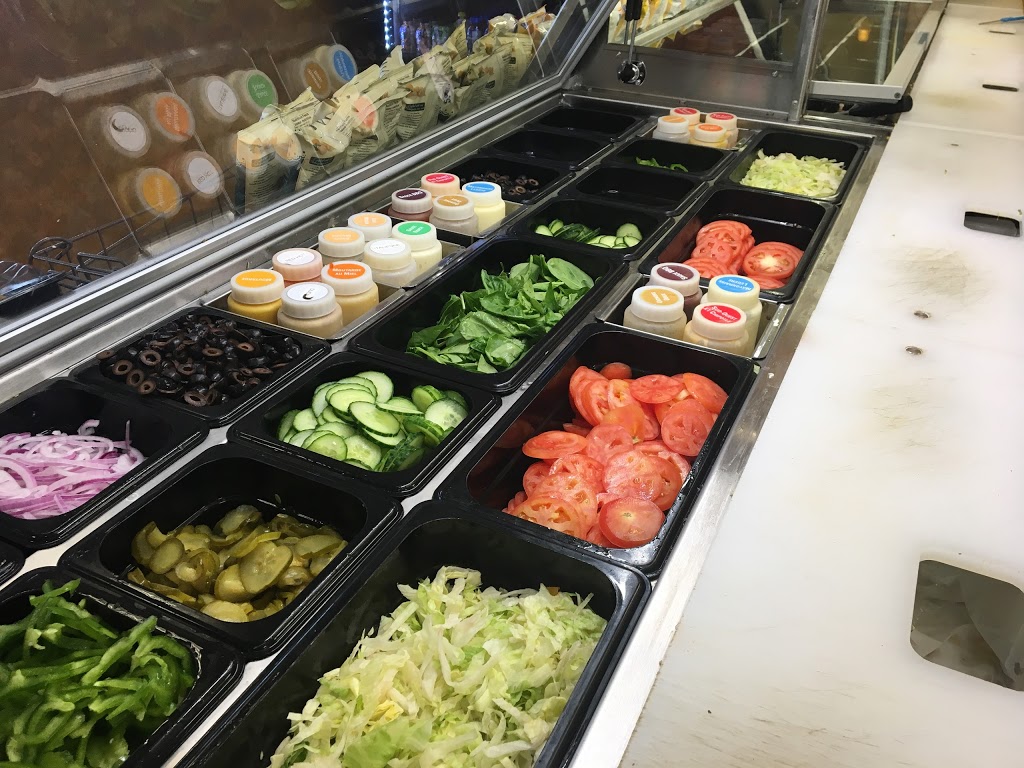 Restaurant SUBWAY | 75 Boulevard des Châteaux Local 203, Blainville, QC J7B 2A4, Canada | Phone: (450) 420-1357