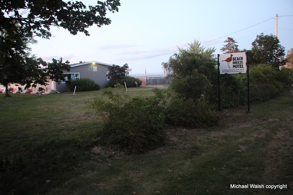 Beach Breeze Motel | 127 Evangeline Beach Rd, Grand Pré, NS B0P 1M0, Canada | Phone: (902) 542-5588