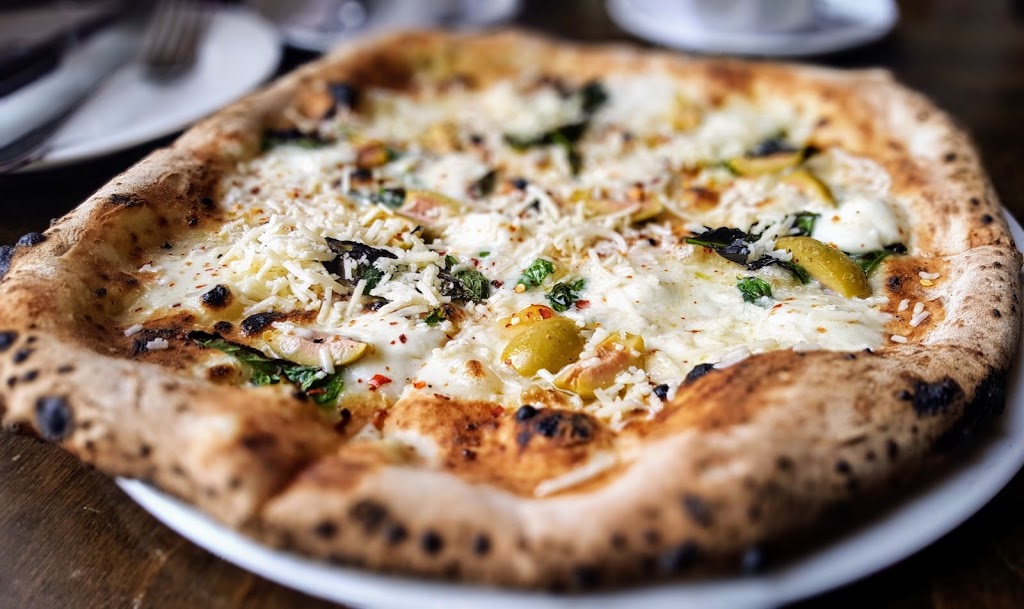 Queen Margherita Pizza | 785 Annette St, Toronto, ON M6S 2E4, Canada | Phone: (647) 345-4466