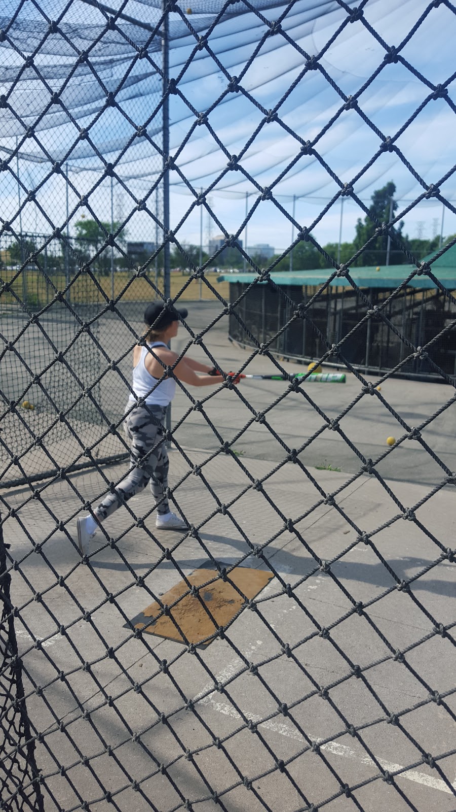 Diamond Beach Sports | 575 Centennial Park Blvd, Etobicoke, ON M9C 5M3, Canada | Phone: (416) 621-7798