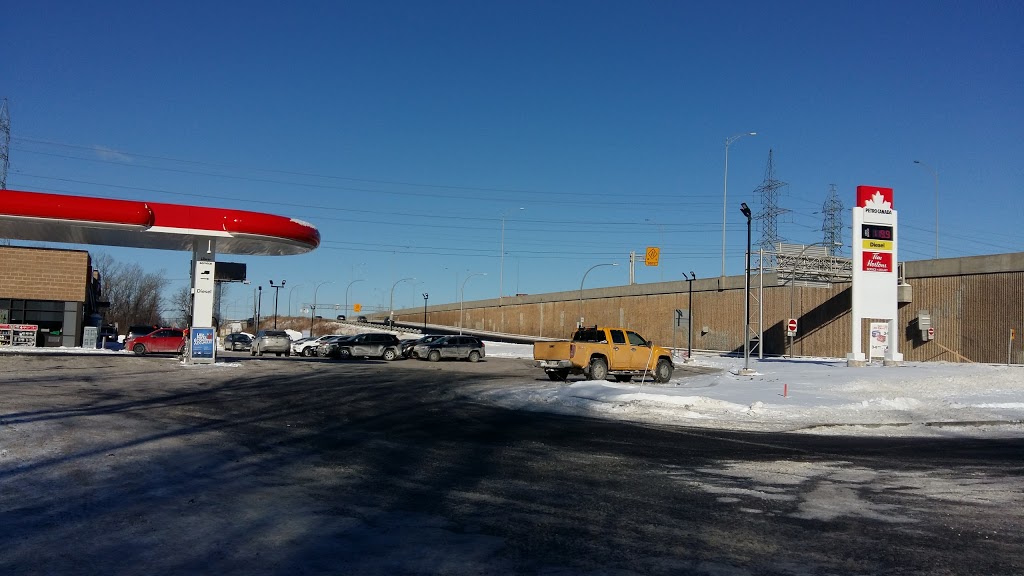Petro-Canada | 3550 Boulevard Pitfield, Pierrefonds, QC H8Y 3L4, Canada | Phone: (514) 333-3388