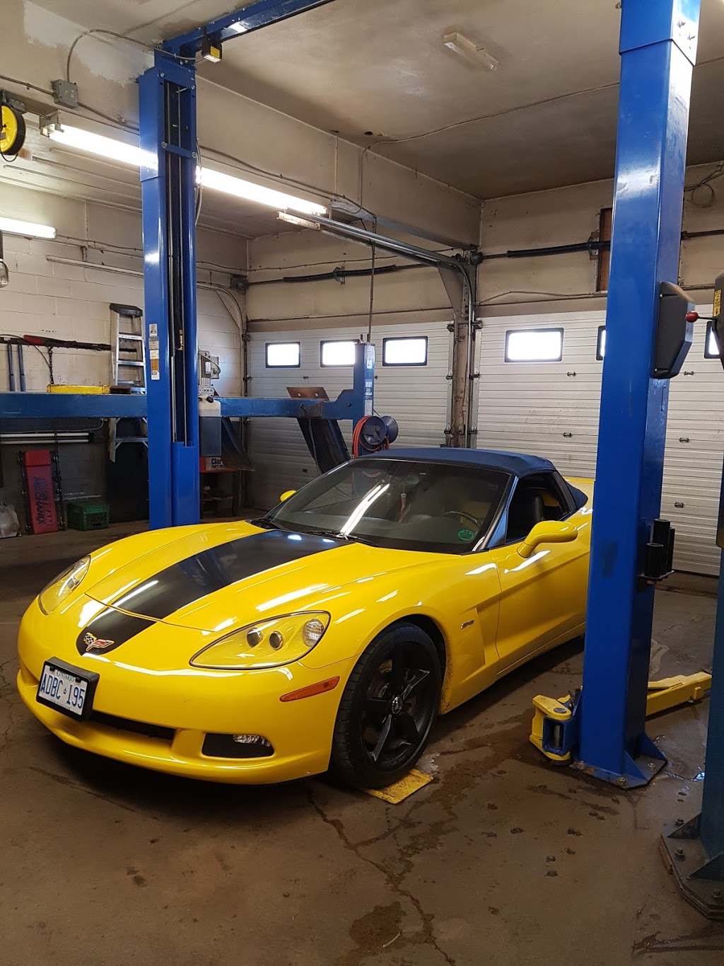 Nicolettis Automotive & Transmission Repair | 931 Queenston Rd, Stoney Creek, ON L8G 1B8, Canada | Phone: (905) 664-6588