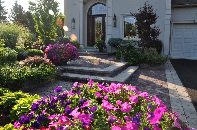 Hollandale Landscaping & Garden Centre Ltd | 16662 Northumberland County Rd 2, Trenton, ON K8V 5P7, Canada | Phone: (613) 392-7806