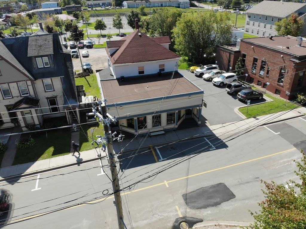 Bridge st Snack Shop | 23 Bridge St, Sackville, NB E4L 3N6, Canada | Phone: (506) 536-2320