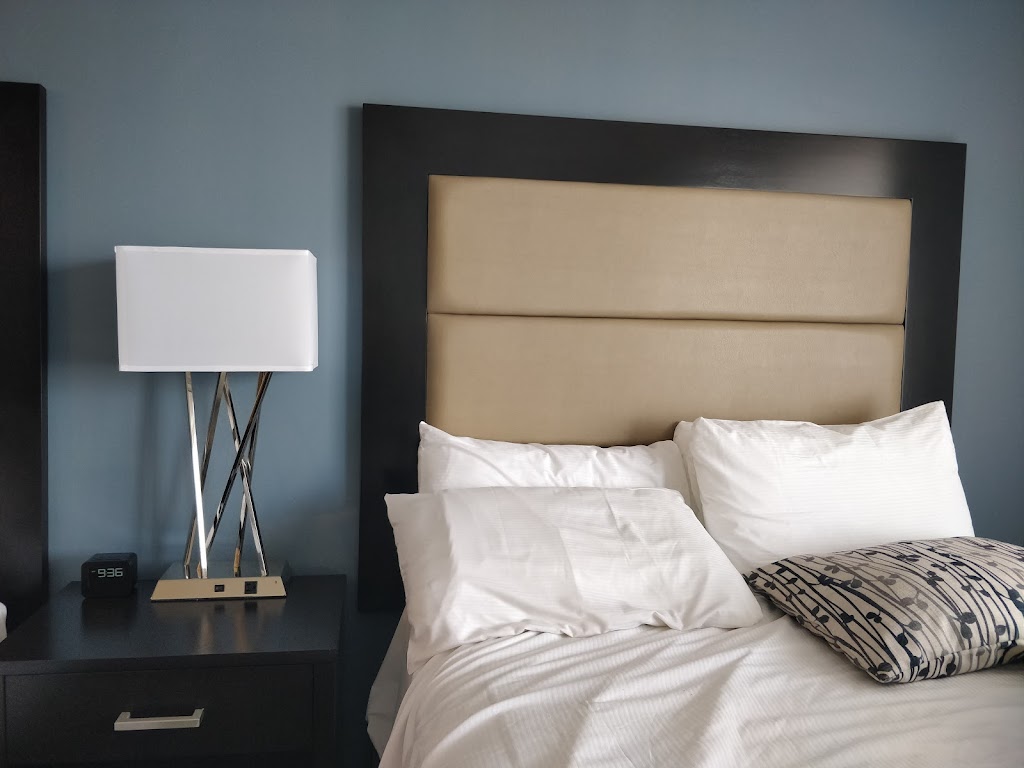 Ottawa Embassy Hotel and Suites | 25 Cartier St, Ottawa, ON K2P 1J2, Canada | Phone: (613) 237-2111