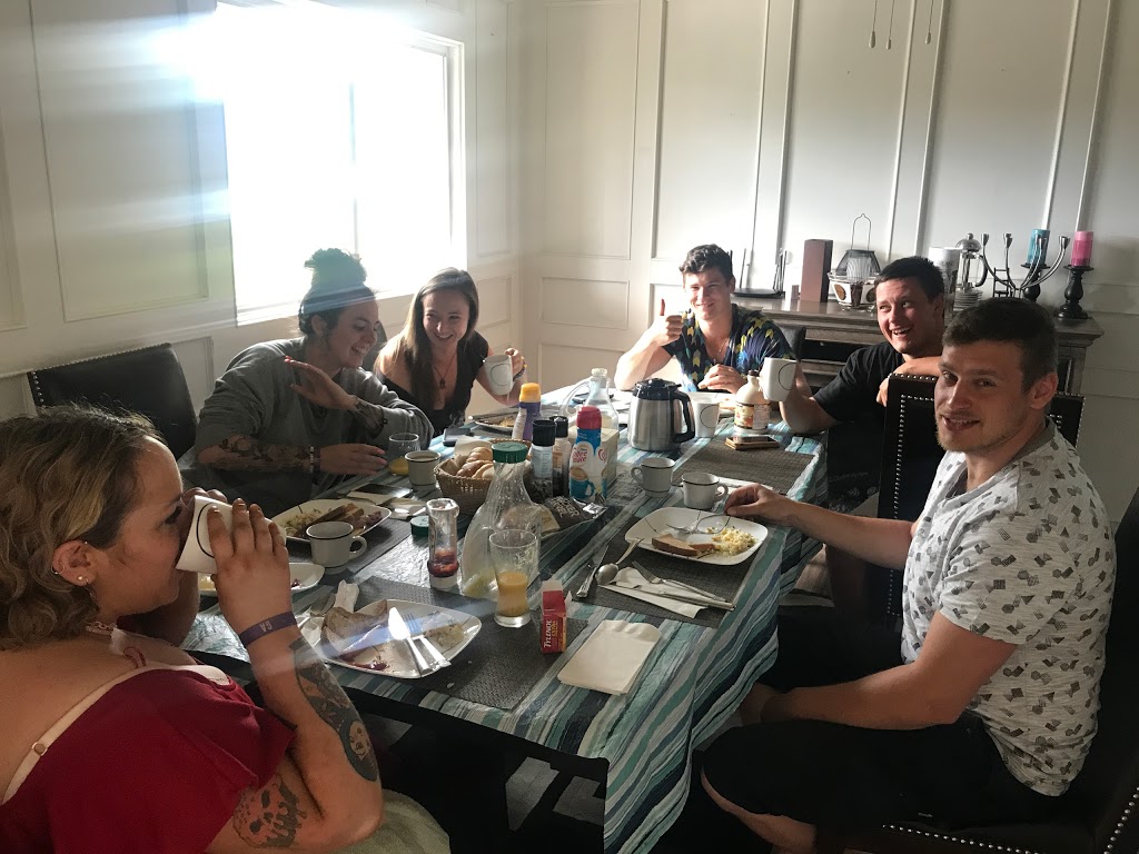 McTavish Beach B&B | 120 McTavish Ave, Kelowna, BC V1Y 1A2, Canada | Phone: (403) 614-2405