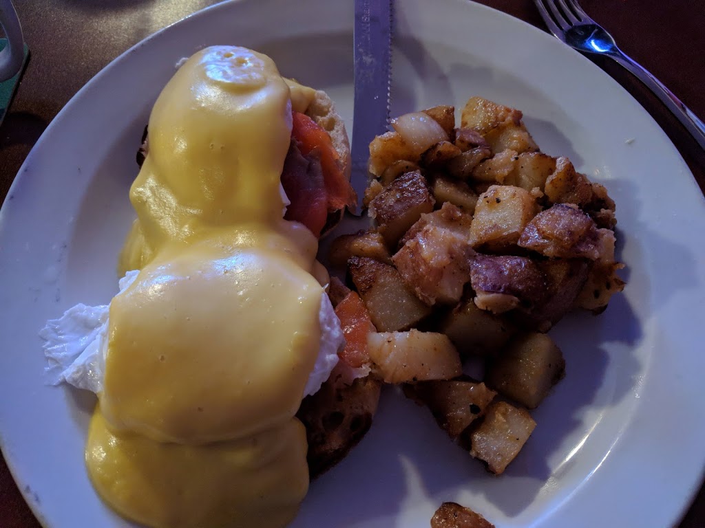 Carrigan Arms | 2025 Upper Middle Rd #23, Burlington, ON L7P 4K1, Canada | Phone: (905) 332-6131
