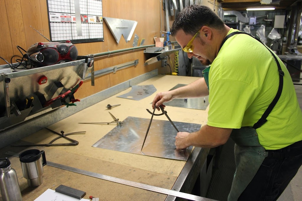 Metal-Pac Manufacturing Limited | 1577 Seel Ave, Winnipeg, MB R3T 1C7, Canada | Phone: (204) 474-1497