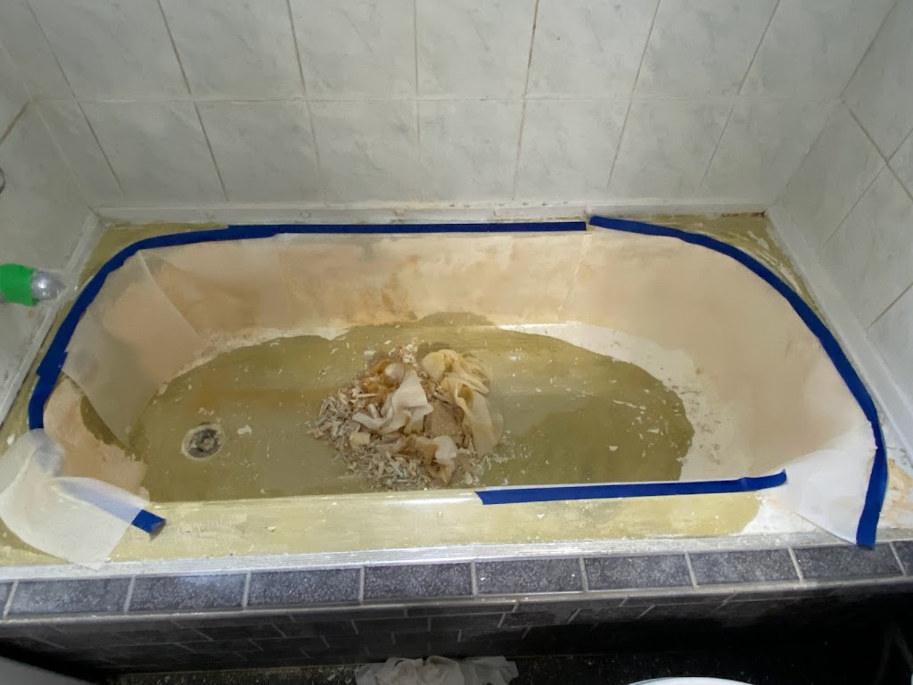 Bathtub Reglaze | 55 Snelgrove Crescent, Barrie, ON L4N 6R6, Canada | Phone: (647) 308-1209