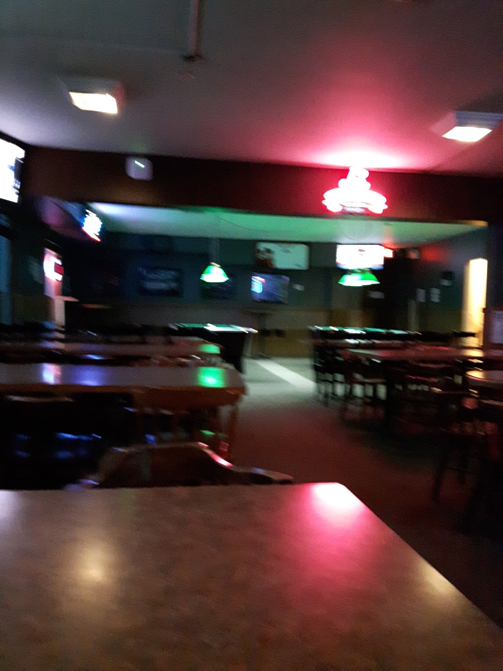 The Fastlane Sports Bar & Grill | 180 MacDougall St, Thunder Bay, ON P7A 2K3, Canada | Phone: (807) 683-3278