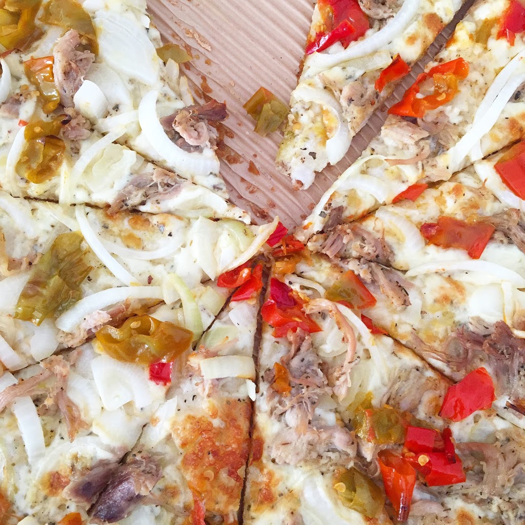 Pizza Nova | 5100 Rutherford Rd #6, Vaughan, ON L4H 2J3, Canada | Phone: (416) 439-0000