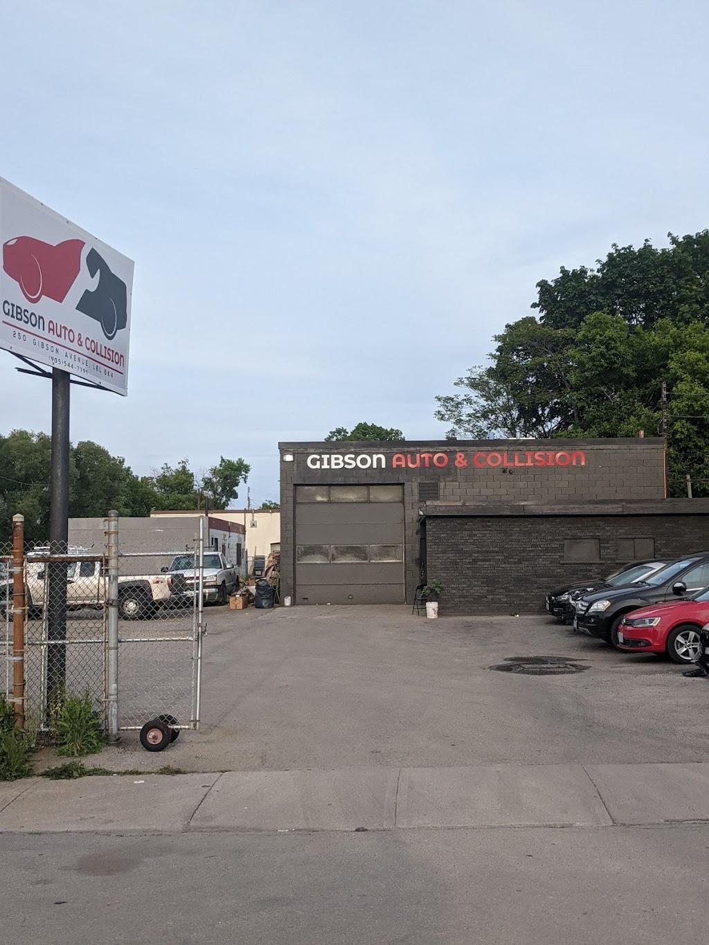 Gibson Auto & Collision | 250 Gibson Ave, Hamilton, ON L8L 6K4, Canada | Phone: (905) 544-7791