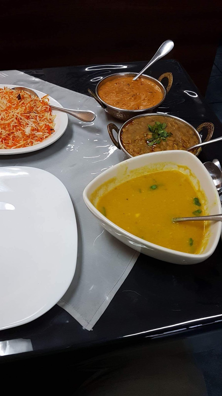 Roti Boti (Laval) | 1631 Boulevard Curé-Labelle, Laval, QC H7V 2W5, Canada | Phone: (450) 687-9998