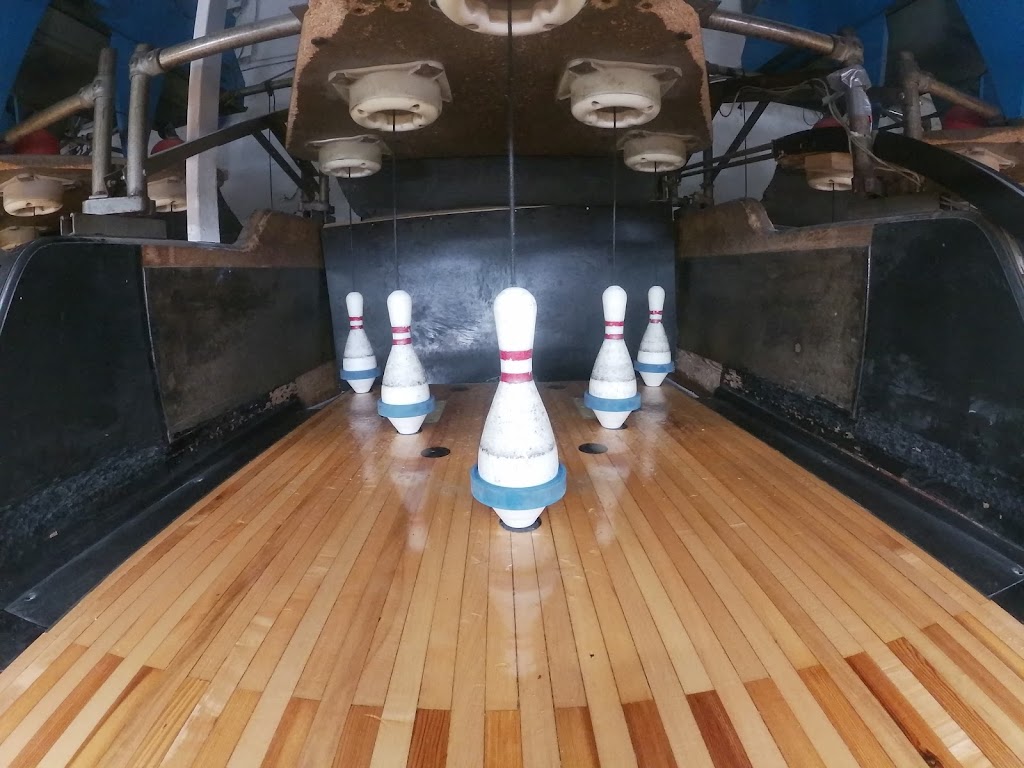 Presquile Lanes | 39 Main St, Brighton, ON K0K 1H0, Canada | Phone: (613) 475-0644