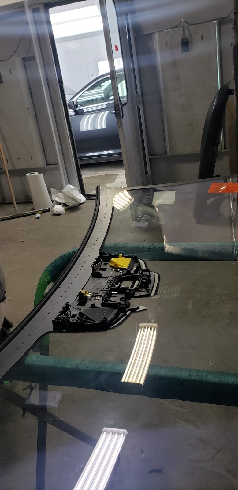 DannyAutoGlass | 539 Jevlan Dr unit A, Vaughan, ON L4L 8W1, Canada | Phone: (905) 456-3266