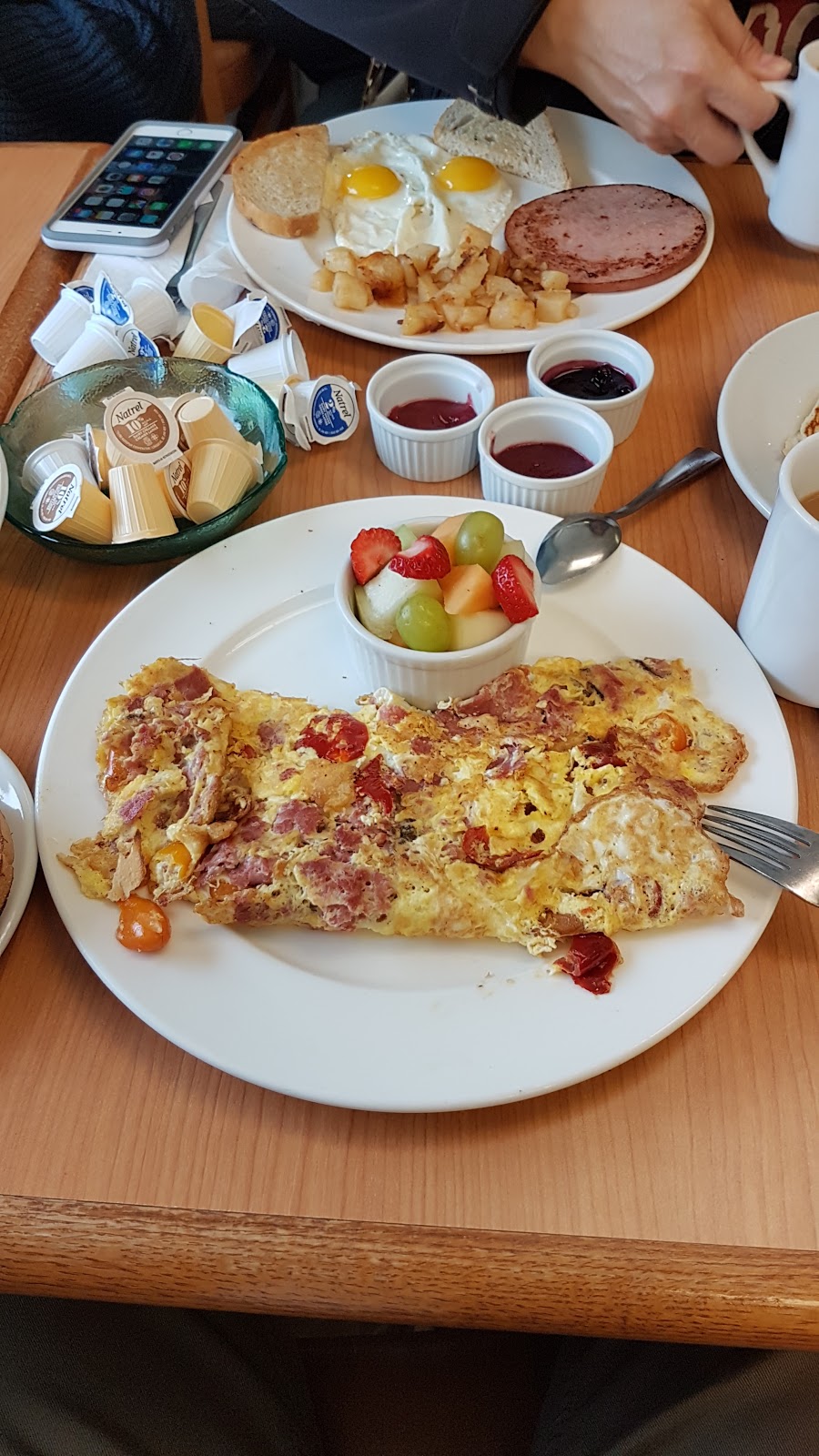Caledon Family Restaurant | 16560 Hurontario St, Caledon Village, ON L7K 1W3, Canada | Phone: (519) 927-3514