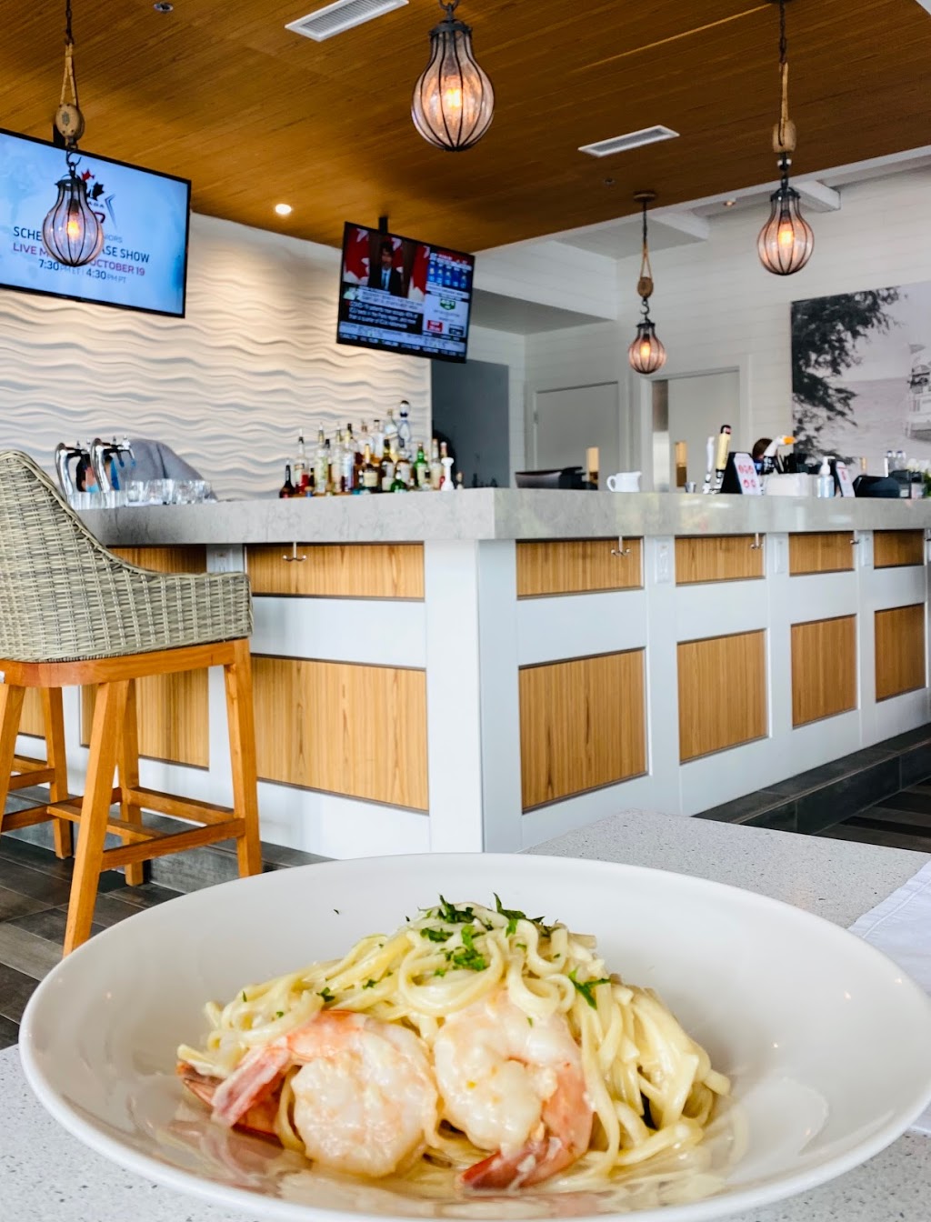 The Beach Club Restaurant at Friday Harbour Resort | 3740 Sunreef Ave, Innisfil, ON L9J 1A1, Canada | Phone: (705) 814-0044