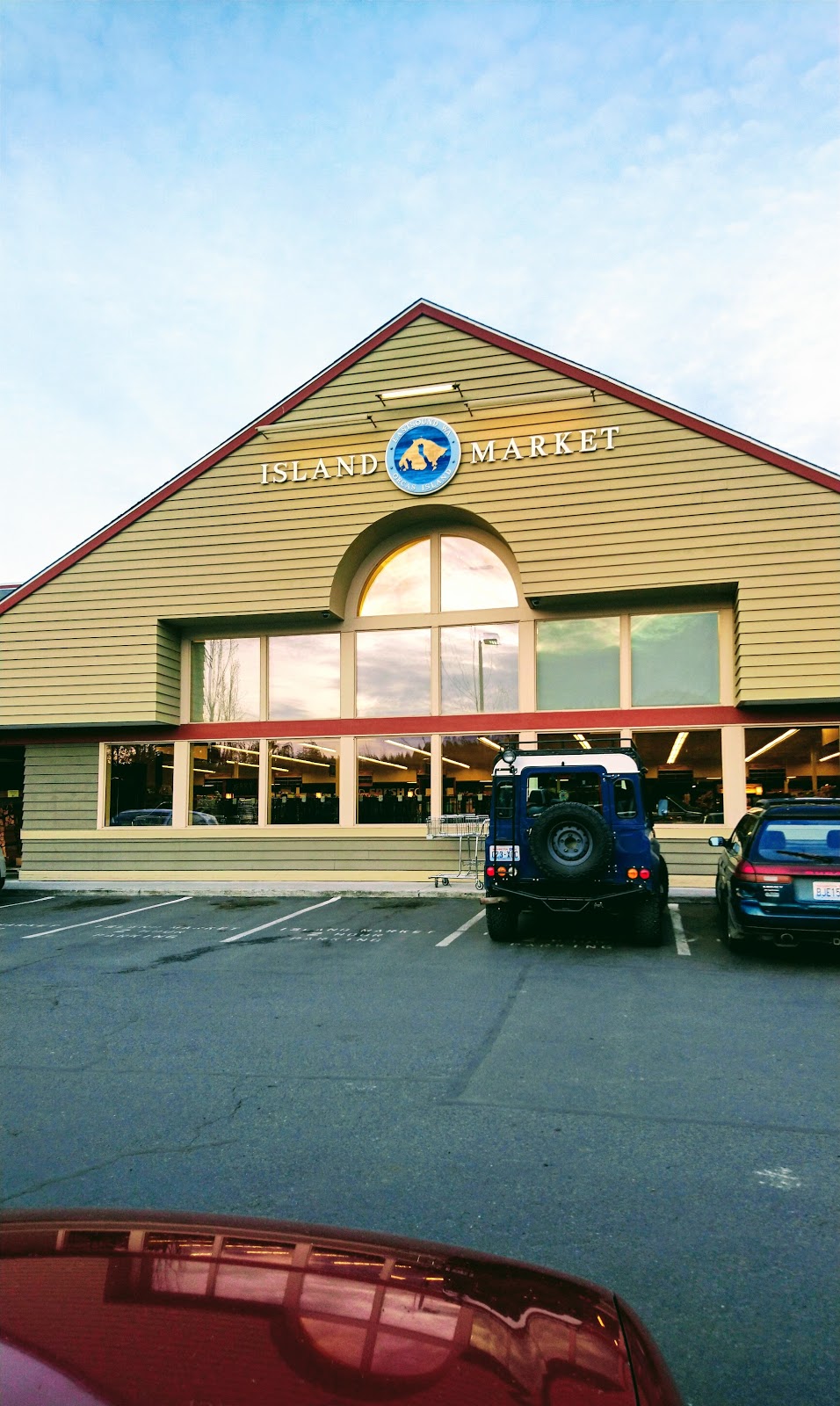 Island Market | 469 Market St, Eastsound, WA 98245, USA | Phone: (360) 376-6000