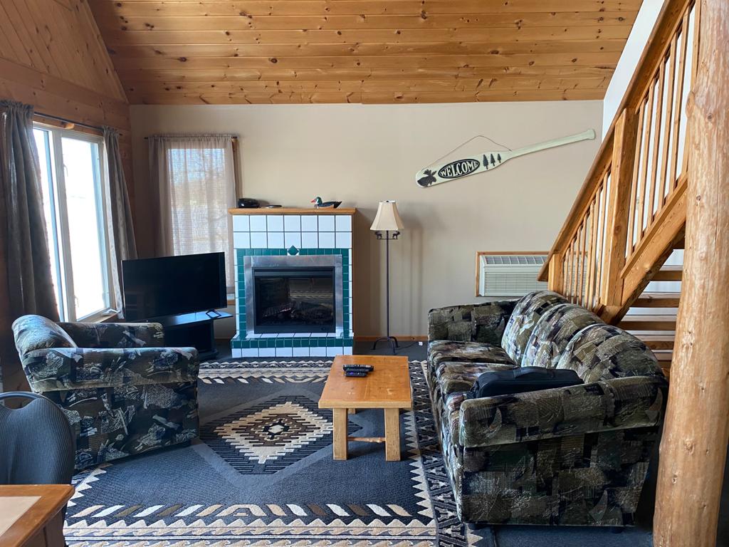 Pinewood Lodge | MB-307, Seven Sisters Falls, MB R0E 1Y0, Canada | Phone: (204) 348-7549