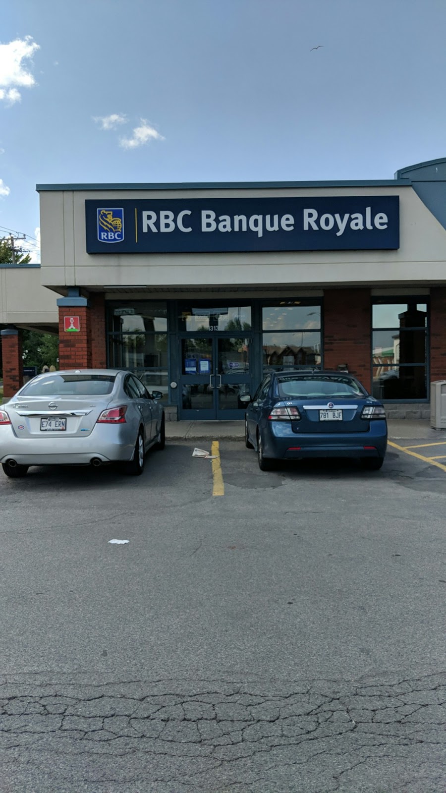 RBC Royal Bank | 13135 Boul Gouin O, Pierrefonds, QC H8Z 1X1, Canada | Phone: (514) 624-2100