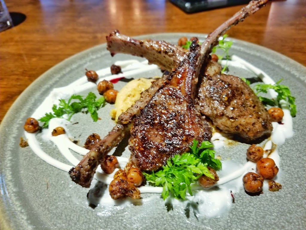 S+L Kitchen & Bar Abbotsford | 200 – 2070 Sumas Way, Abbotsford, BC V2S 2C7, Canada | Phone: (604) 744-3446
