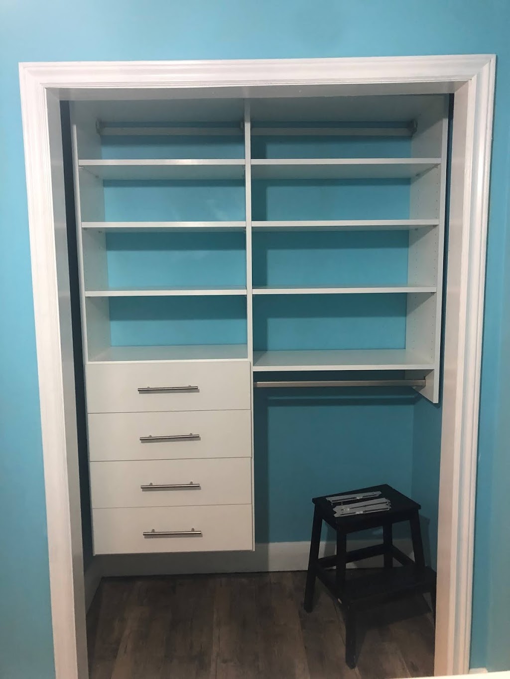 Closet Express | 3750b Laird Rd Unit #9, Mississauga, ON L5L 0A6, Canada | Phone: (905) 828-5999