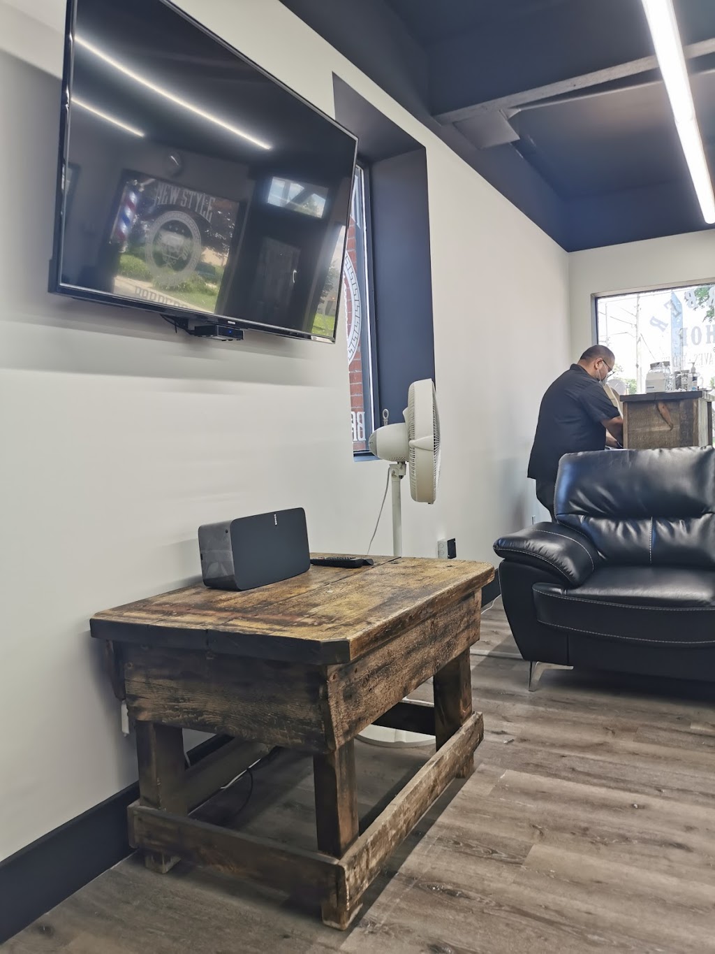 New Style Barbers Innisfil | 7886 Yonge St, Innisfil, ON L9S 1L4, Canada | Phone: (705) 431-4500