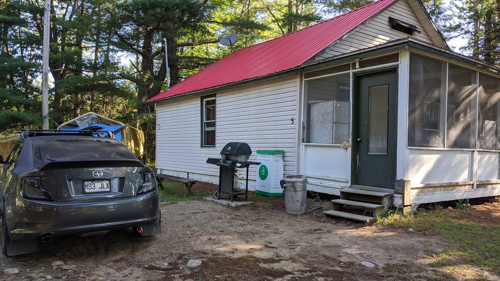 Chalets Bon Repos | 17 Chemin Adrien, Lac-du-Cerf, QC J0W 1S1, Canada | Phone: (819) 597-2303