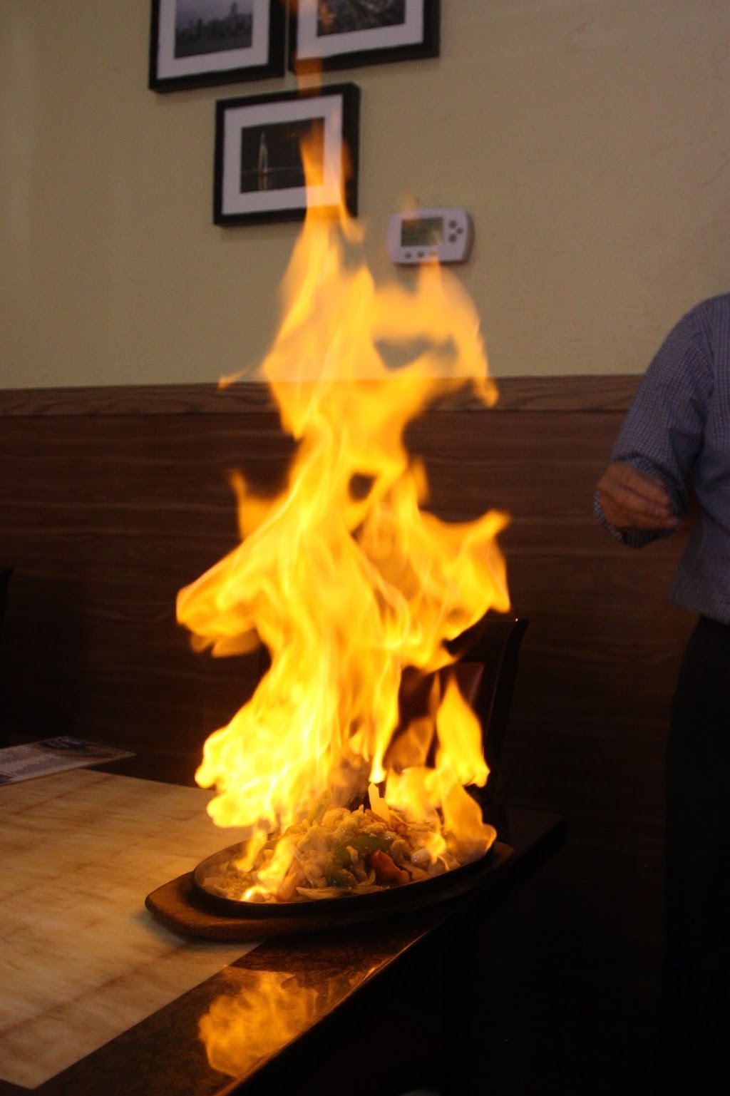 Cherry Inn Restaurant | 6722 4 St NE, Calgary, AB T2K 6G9, Canada | Phone: (403) 274-2282