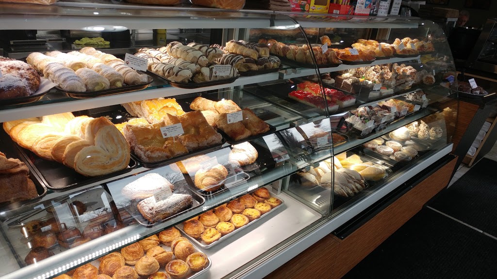 Caldense Bakery | 301 Dundas St W, Whitby, ON L1N 2M6, Canada | Phone: (905) 668-2253