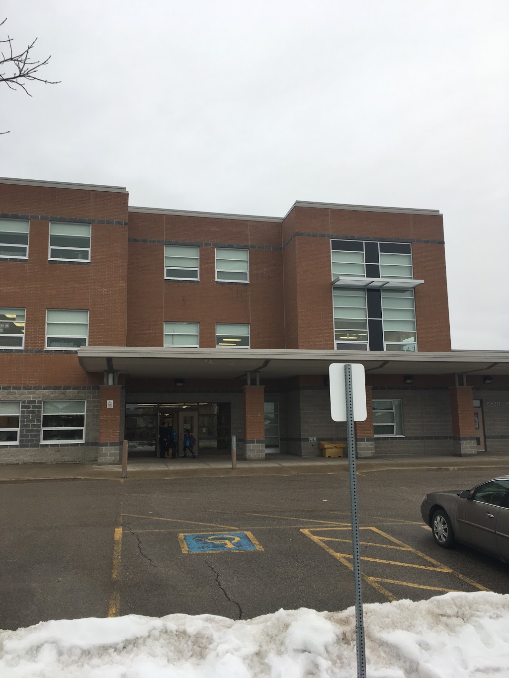 Hewitts Creek Public School | 41 Sandringham Dr, Barrie, ON L4N 0J9, Canada | Phone: (705) 728-2774