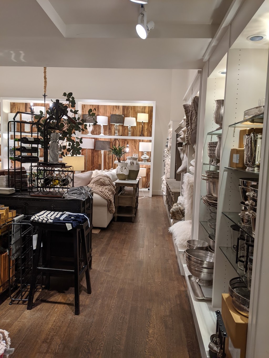 Pottery Barn | 3401 Dufferin St #215, North York, ON M6A 2T9, Canada | Phone: (416) 785-1233