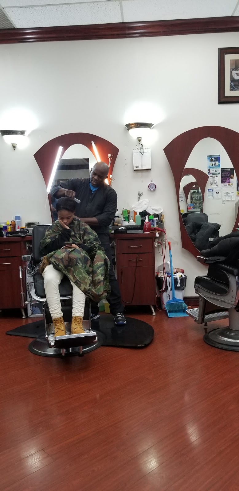 Moonshine Unisex Hair | 1749 Jane St, North York, ON M9N 2S5, Canada | Phone: (416) 364-8544