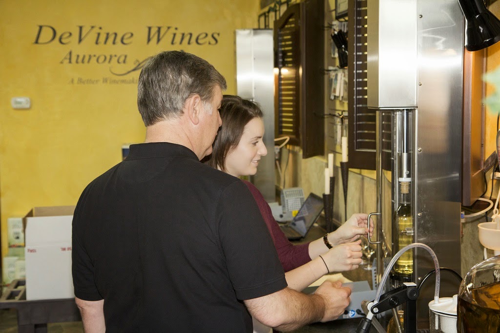 DeVine Wines Aurora | 130 Hollidge Blvd b2, Aurora, ON L4G 8A3, Canada | Phone: (905) 727-9595