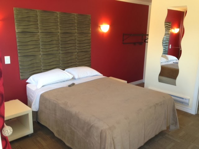 Road 121 Motel | 157 Lindsay Street West, Fenelon Falls, ON K0M 1N0, Canada | Phone: (705) 887-7680