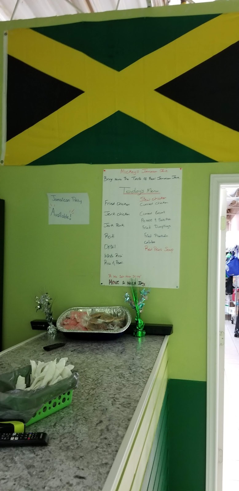 Mickeys Jamaican Jerk | 625 Greenhill Ave, Hamilton, ON L8K 5N8, Canada | Phone: (905) 561-7878