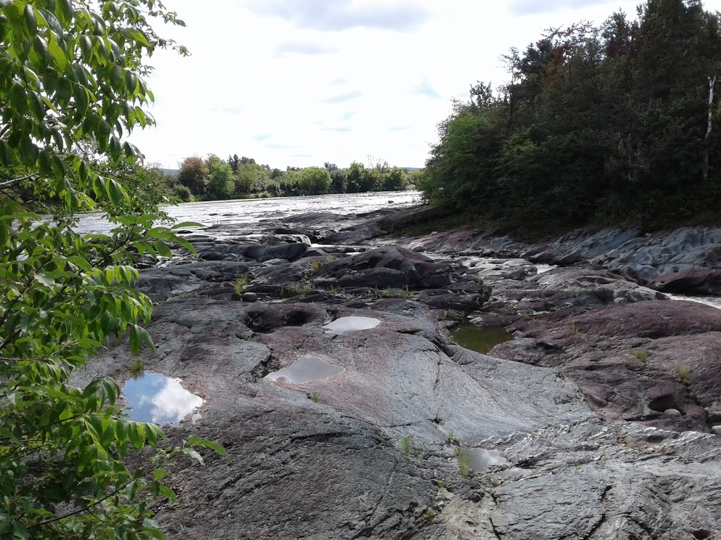 Parc des Chutes-Rouillard | 1170 Route Bégin, Saint-Anselme, QC G0R 2N0, Canada | Phone: (418) 885-9360