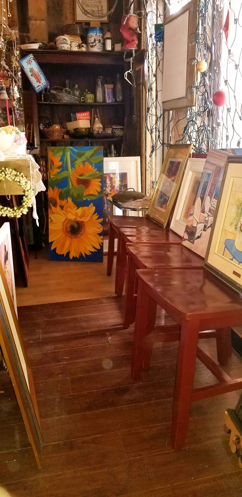 Brocante la Baraque | 4600 QC-132, Sorel-Tracy, QC J3R 1R3, Canada | Phone: (450) 908-1154
