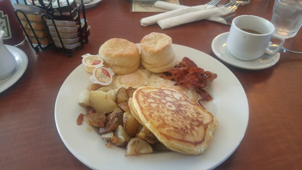 Schoolhouse Restaurant | 19 81 Crescent St, Grand Bend, ON N0M 1T0, Canada | Phone: (519) 238-5515