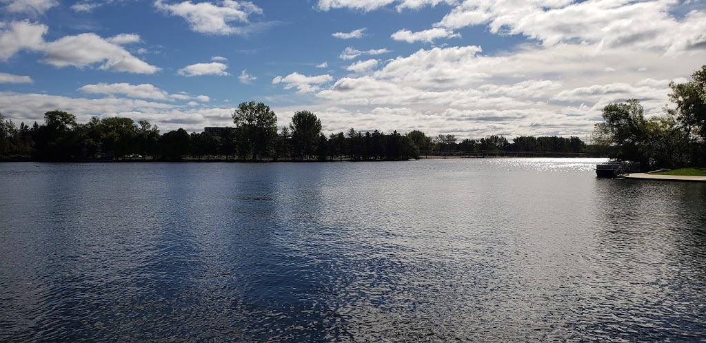 Mooneys Bay Park and Beach | 2960 Riverside Dr, Ottawa, ON K1V 8N4, Canada | Phone: (613) 580-2595