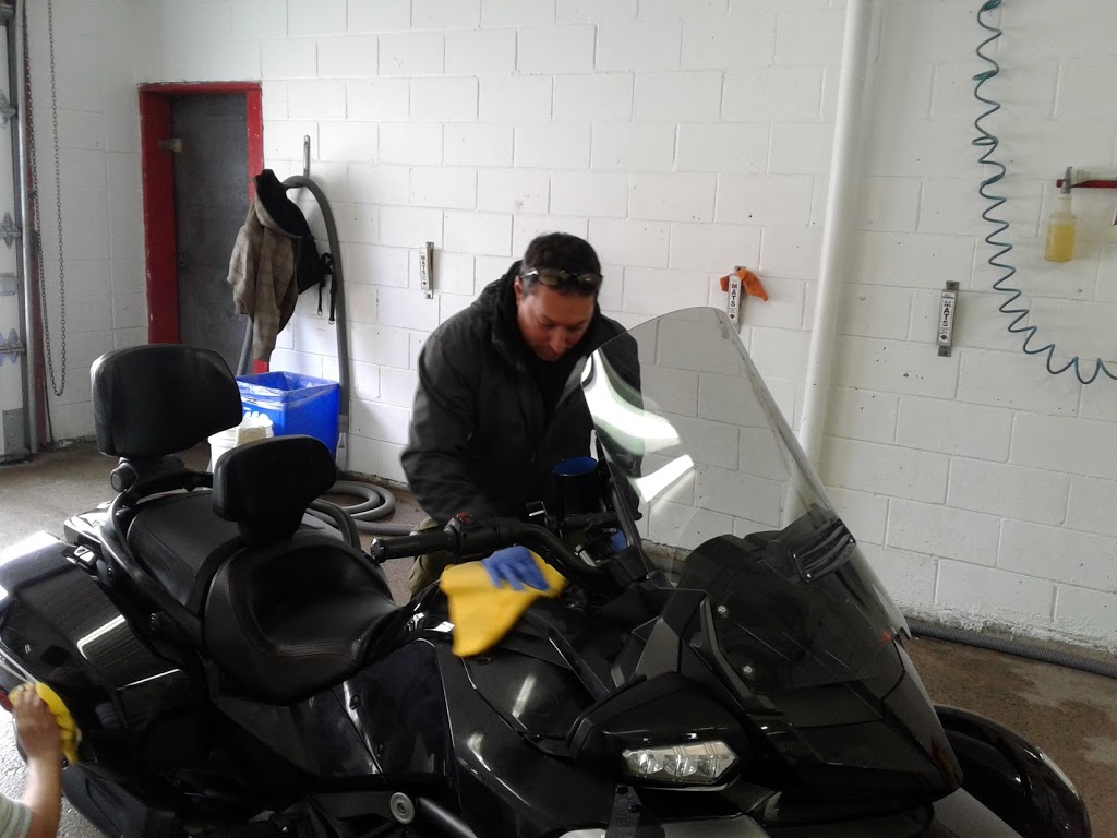 Lave Auto Aylmer Car Wash | 69 Rue Front, Gatineau, QC J9H 4X7, Canada | Phone: (819) 684-2002