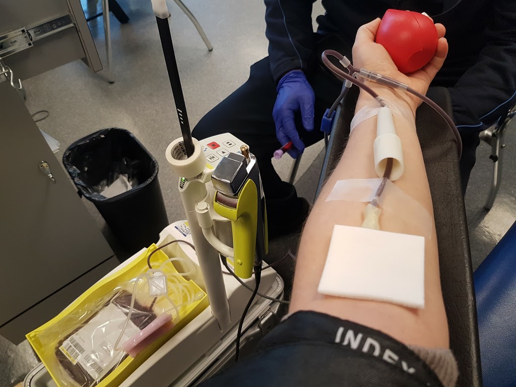 GLOBULE Place Versailles - Montréal | 7275 Rue Sherbrooke E, Montréal, QC H1N 1E9, Canada | Phone: (800) 343-7264