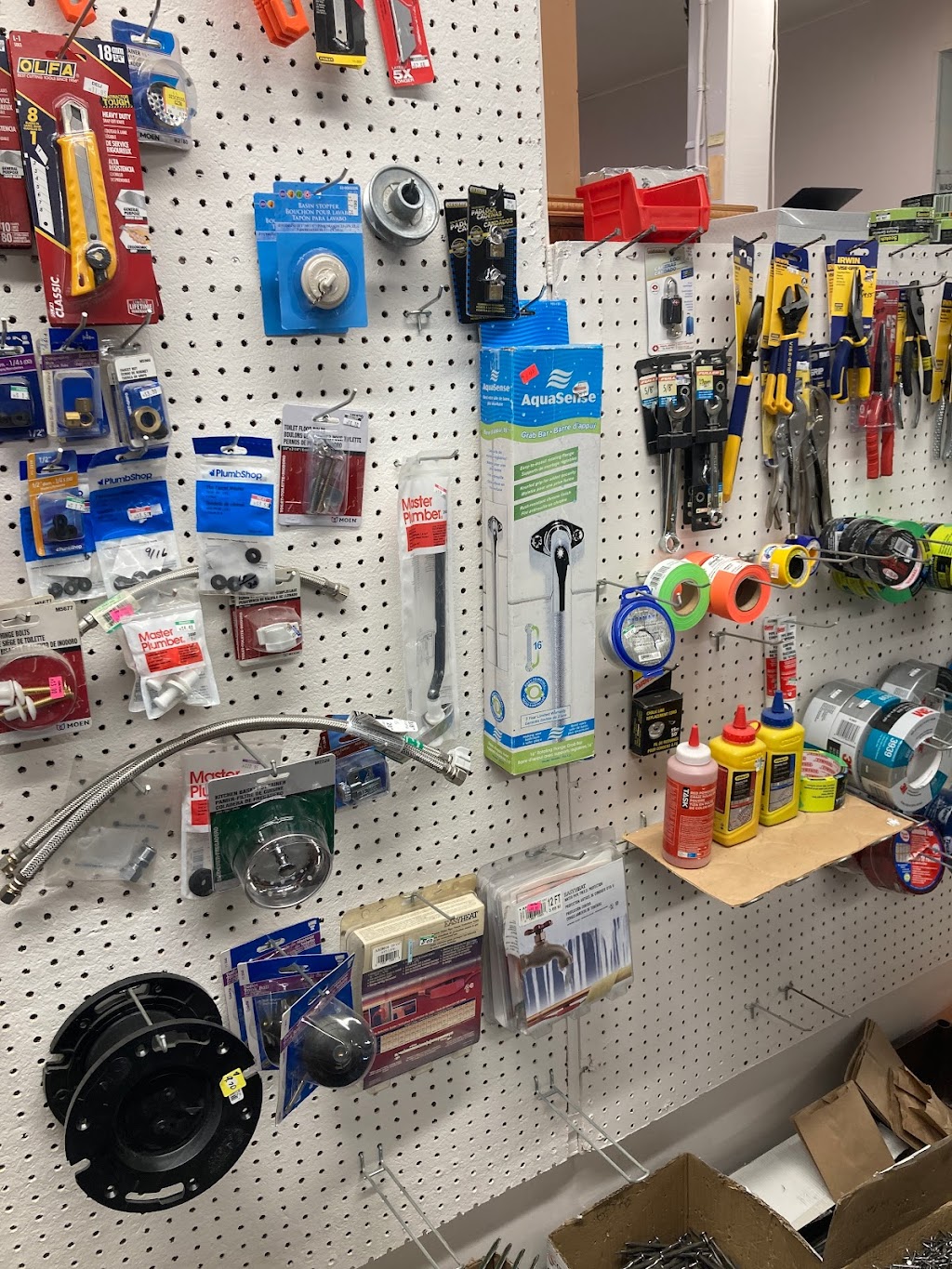 Van & Dans General Store | 44 Main Ave NW, Glenwood, AB T0K 2R0, Canada | Phone: (403) 626-3212