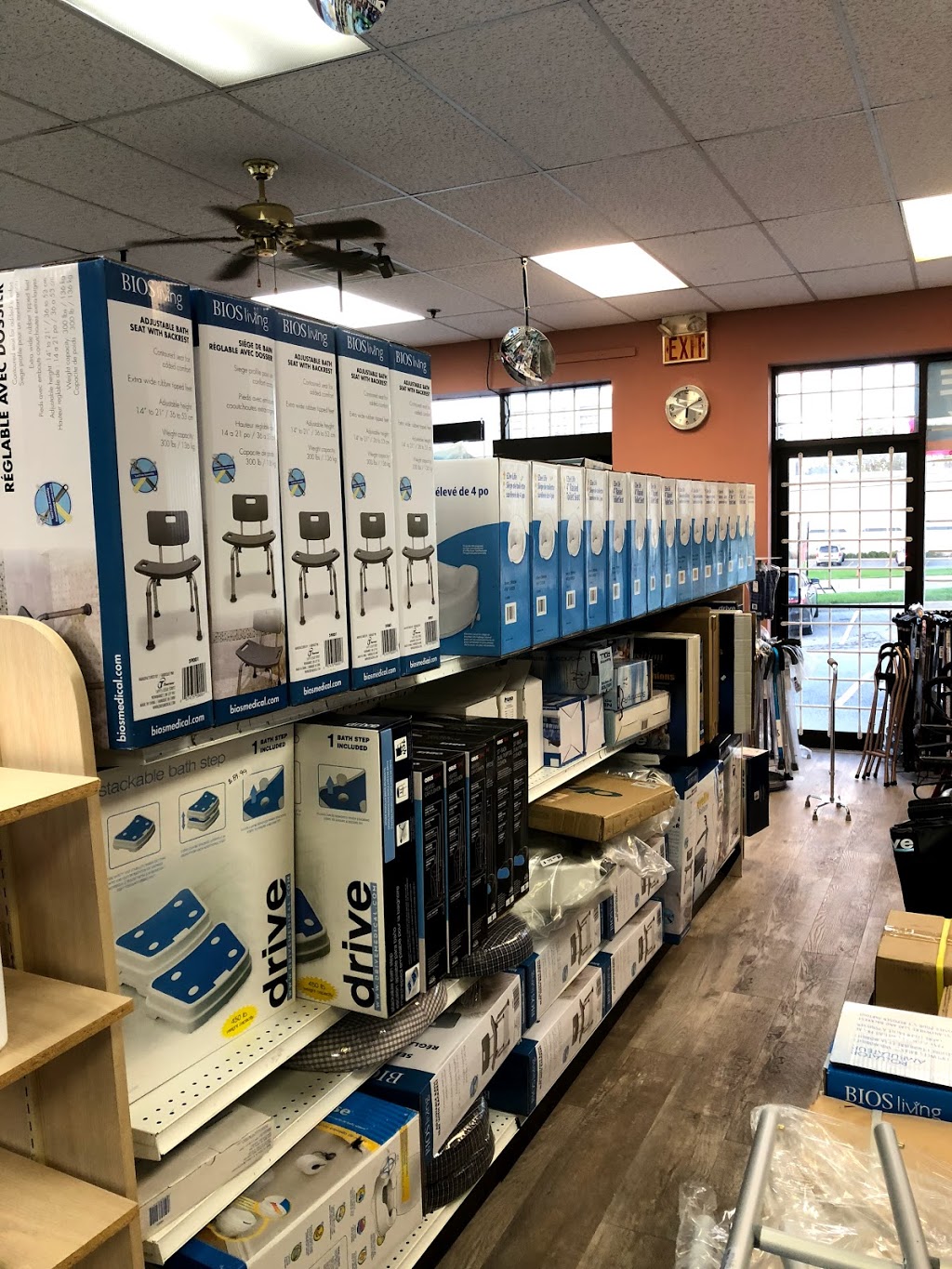 Queen Lake Pharmacy | 910 Queenston Rd, Stoney Creek, ON L8G 1B5, Canada | Phone: (905) 662-0096