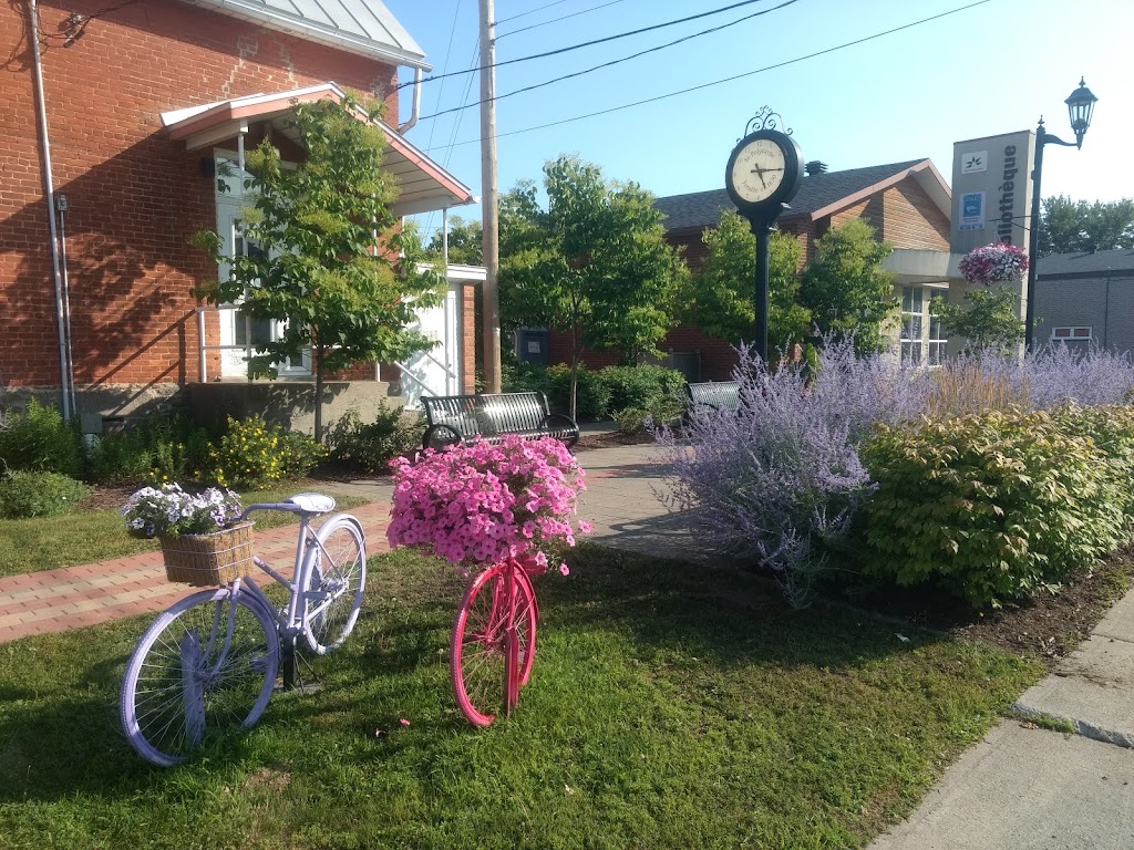 Hôtel de ville | 1263 Chem. Élie-Auclair, Saint-Polycarpe, QC J0P 1X0, Canada | Phone: (450) 265-3777